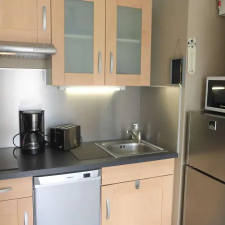 Apartment Avec Balcon, Acces Direct A La Plage, Garage Privatif - Fr-1-224-788 *